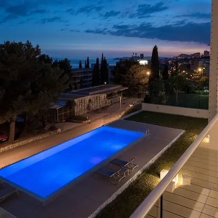 Luxury Gabriela With Pool Apartment *