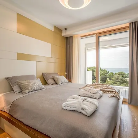Luxury Gabriela With Pool Apartment *
