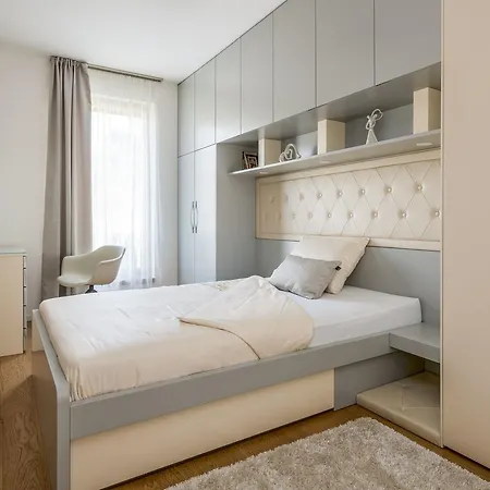 Luxury Gabriela With Pool Apartment *