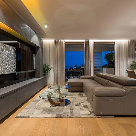 Luxury Gabriela With Pool Apartment Split