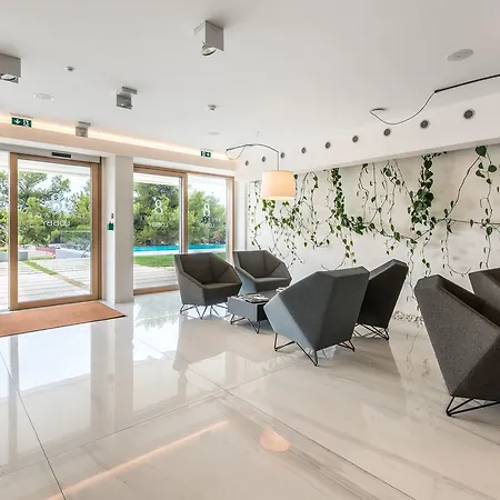 Luxury Gabriela With Pool Apartment *